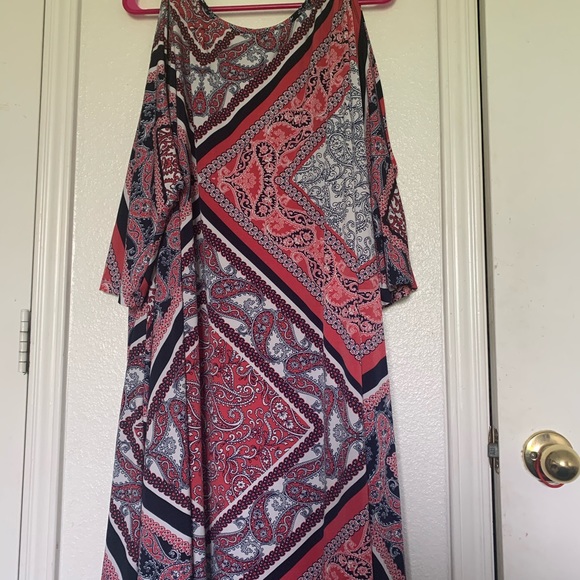 Dress - Picture 1 of 3